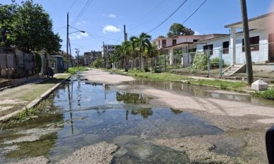 El barrio habanero Casino Deportivo se encuentra inundado de aguas negras