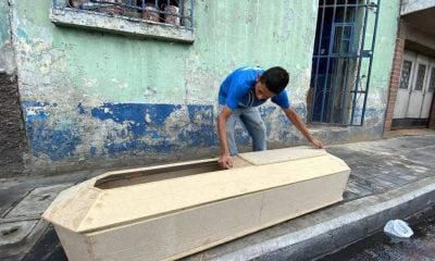 Emprendedor cubano fabrica y vende ataúdes ante la crisis de Servicios Comunales