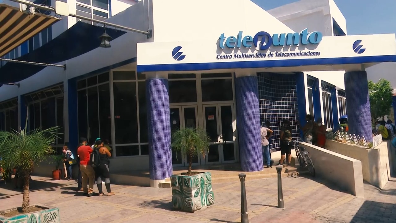 Empresa militar accionaria de ETECSA guarda 400 millones de dólares mientras cubanos pagan tarifas imposibles