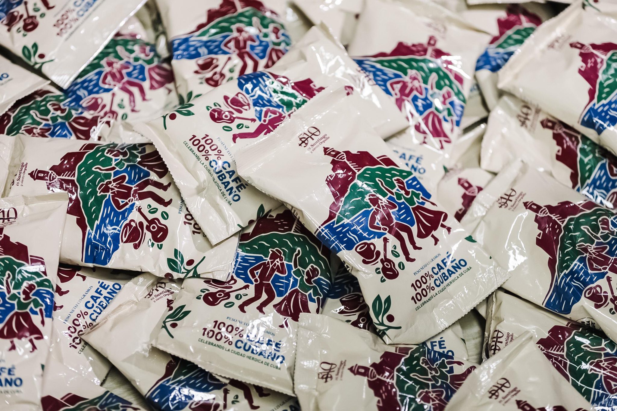 Empresa mixta cubano-italiana presenta una nueva marca de café Santiago 510