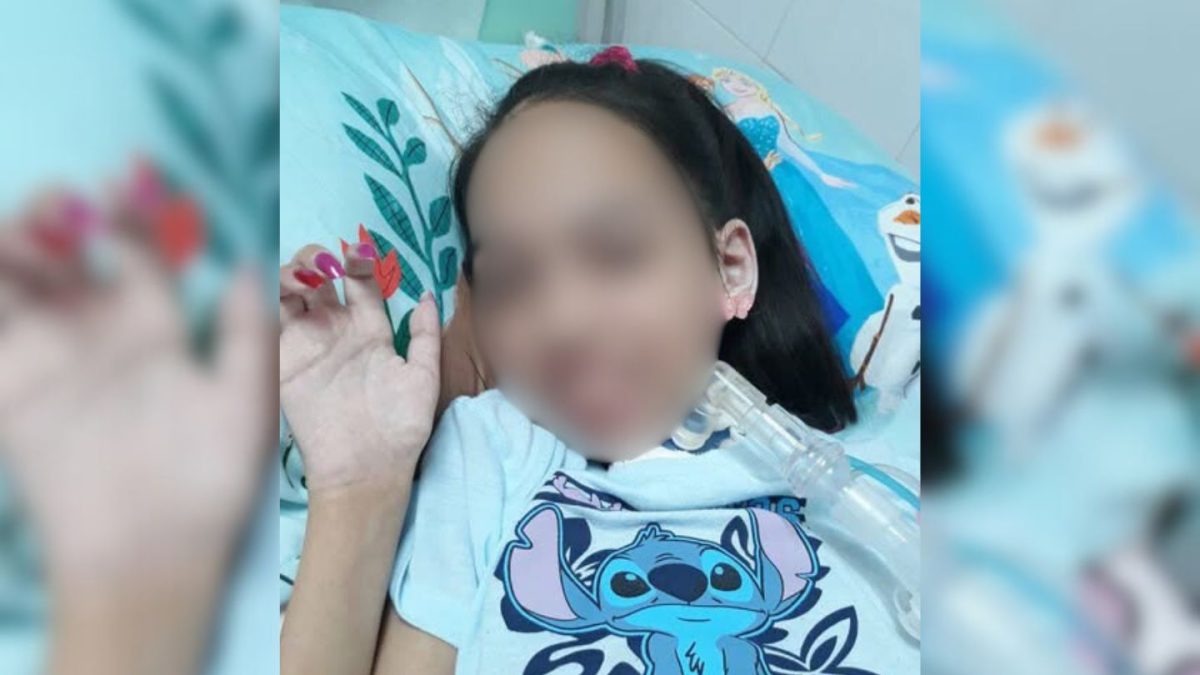 Niña cubana cuadripléjica necesita de un panel solar para equipos vitales en su hogar