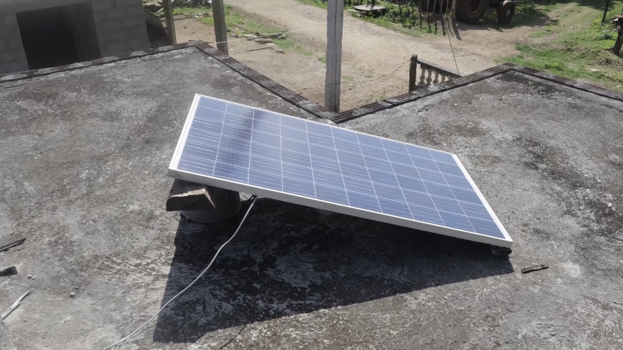 Aceleran la venta de paneles solares para el sector privado ante la crisis de apagones en Cuba