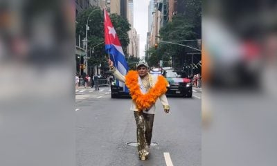 Eduardo Antonio lideró desfile en Manhattan como Rey del Carnaval Cubano 2025