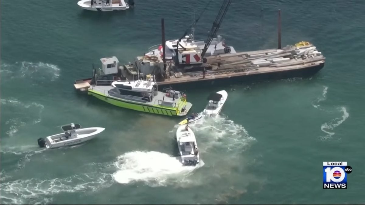 Fallecen dos niñas tras colisión de un velero y una barcaza en Miami Beach