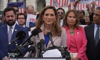 Salazar vuelve a presentar su proyecto de Ley Dignidad para dar protección a migrantes en EEUU