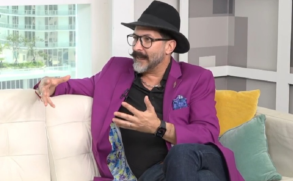 Actor cubano Ricardo Becerra. (Captura de pantalla © Sabina Covo-YouTube)
