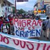 Caravana migrantes con cubanos avanza sin su líder en el sur de México