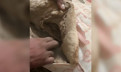 Cubana sorprendida al descubrir el relleno del colchón de su madre (1)