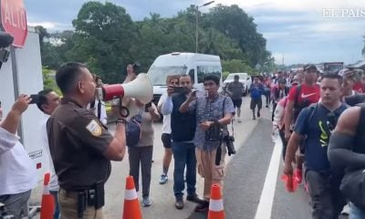 Migrantes cubanos en caravana se entregan al INM a cambio de una visa temporal en México3