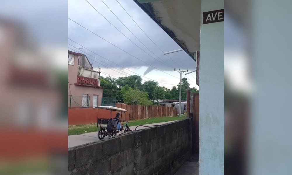“Rabo de nube” se forma en Guanajay sin representar peligro para la población