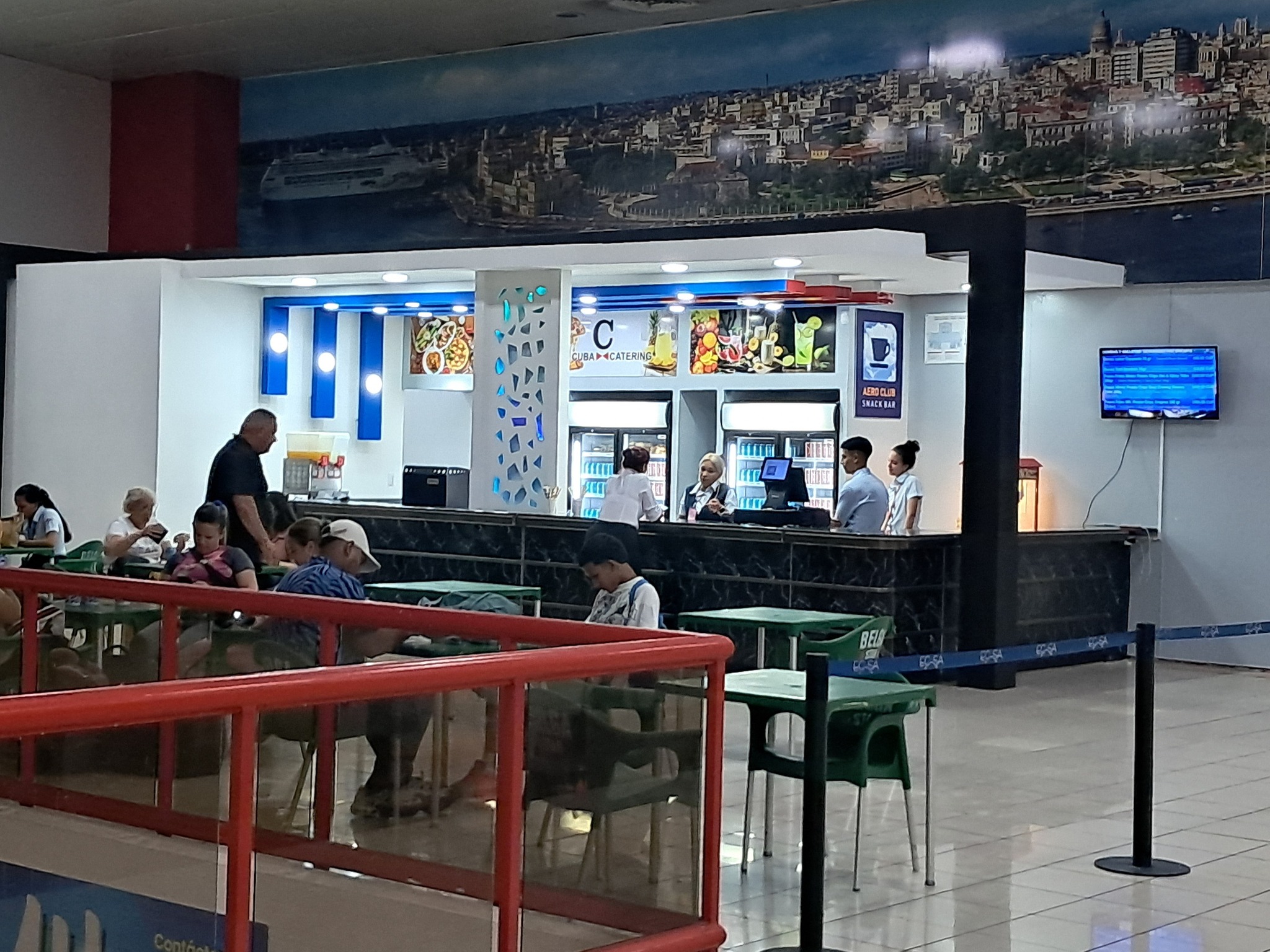 Abren Snack Bar para ventas en dólares dentro de la Terminal 3 del Aeropuerto de La Habana