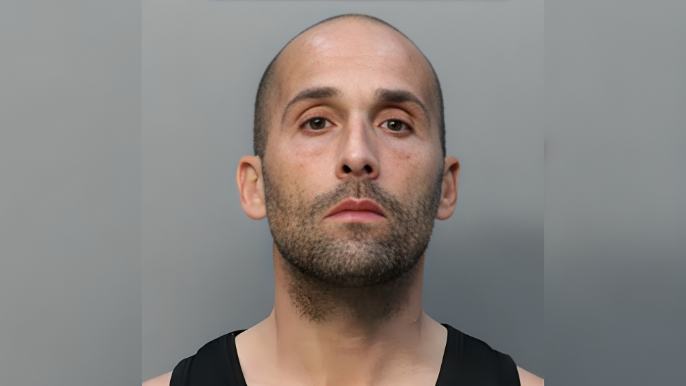 La policía de Hialeah arresta a un hombre por robo y agresión a un oficial fuera de servicio (1)