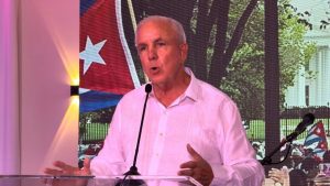 Congresista Carlos Giménez asegura el fin del régimen de Maduro y advierte que Cuba será el siguiente