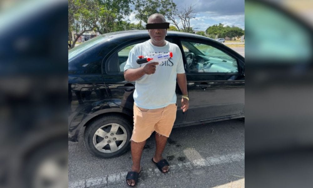 Cubano detenido por disparar con una pistola de agua a gente en Mérida
