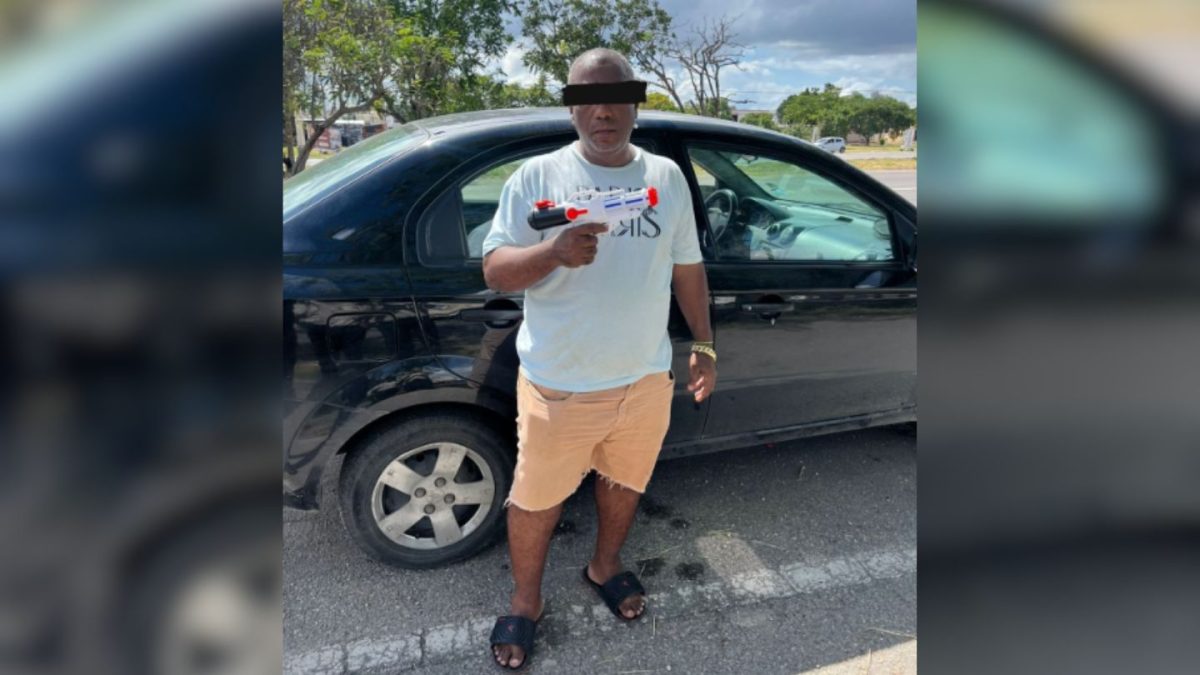Cubano detenido por disparar con una pistola de agua a gente en Mérida