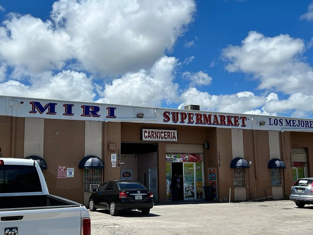 Sancionan a supermercado en Hialeah por falta de limpieza y mal manejo de alimentos