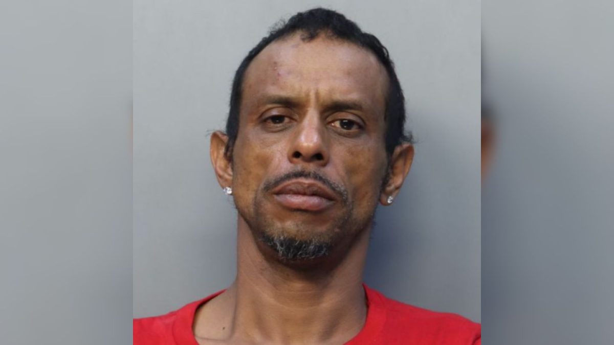 Hombre detenido por asalto a mano armada en La Pequeña Habana