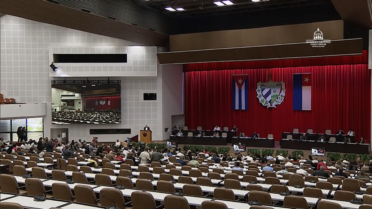 Diputado a la Asamblea comunista defiende el capitalismo: “Las empresas estatales no funcionan”