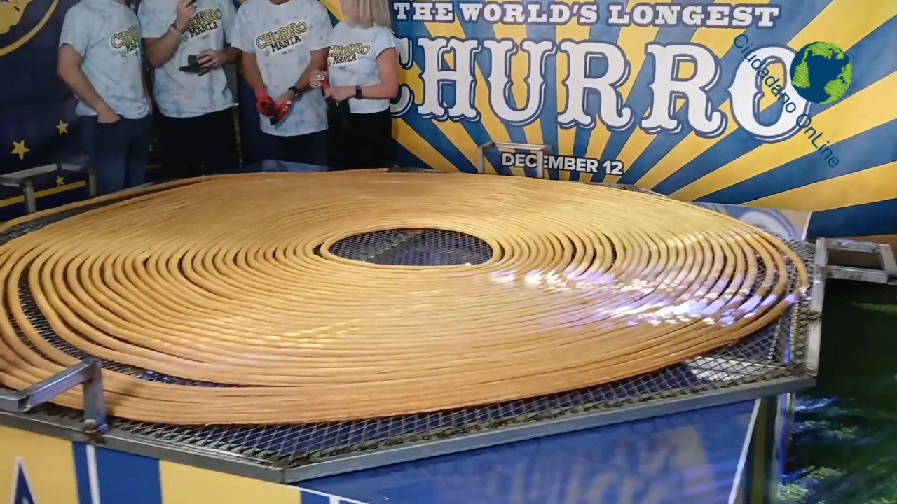 Negocio de Hialeah rompe el récord Guinness al churro más grande del mundo