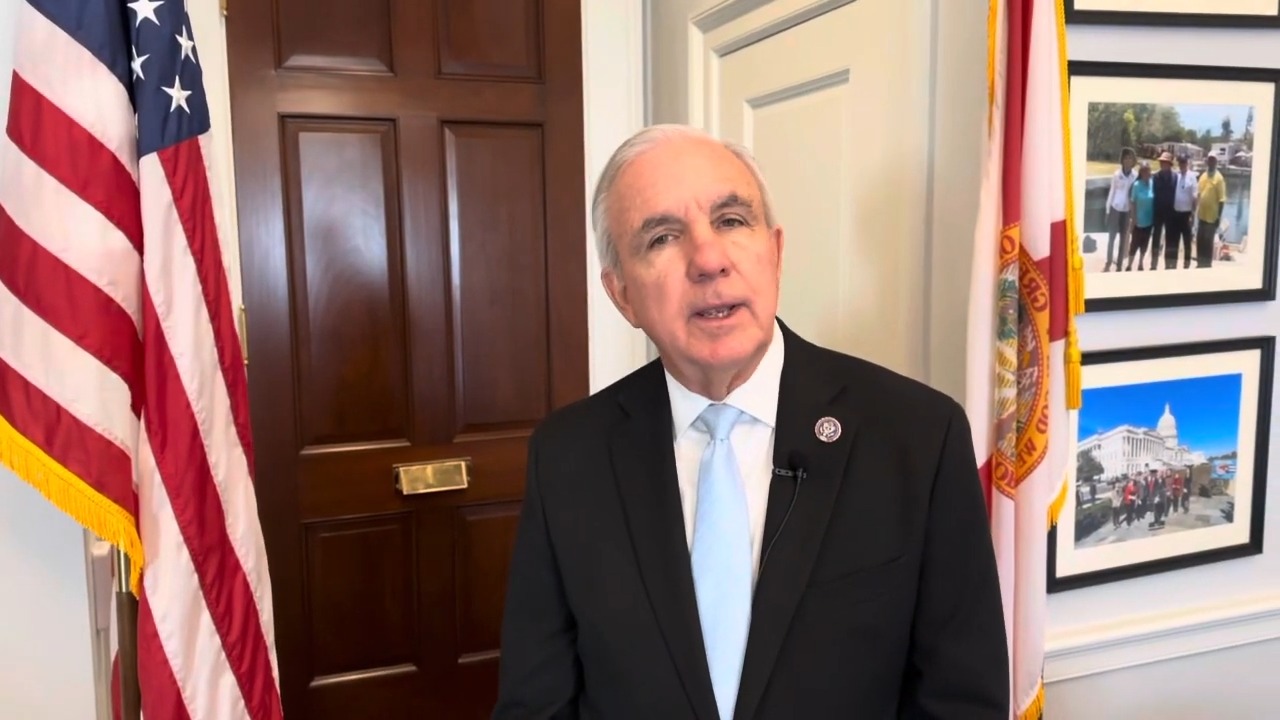 Congresista Carlos Giménez acusa a México de traición por seguir enviando petróleo a Cuba