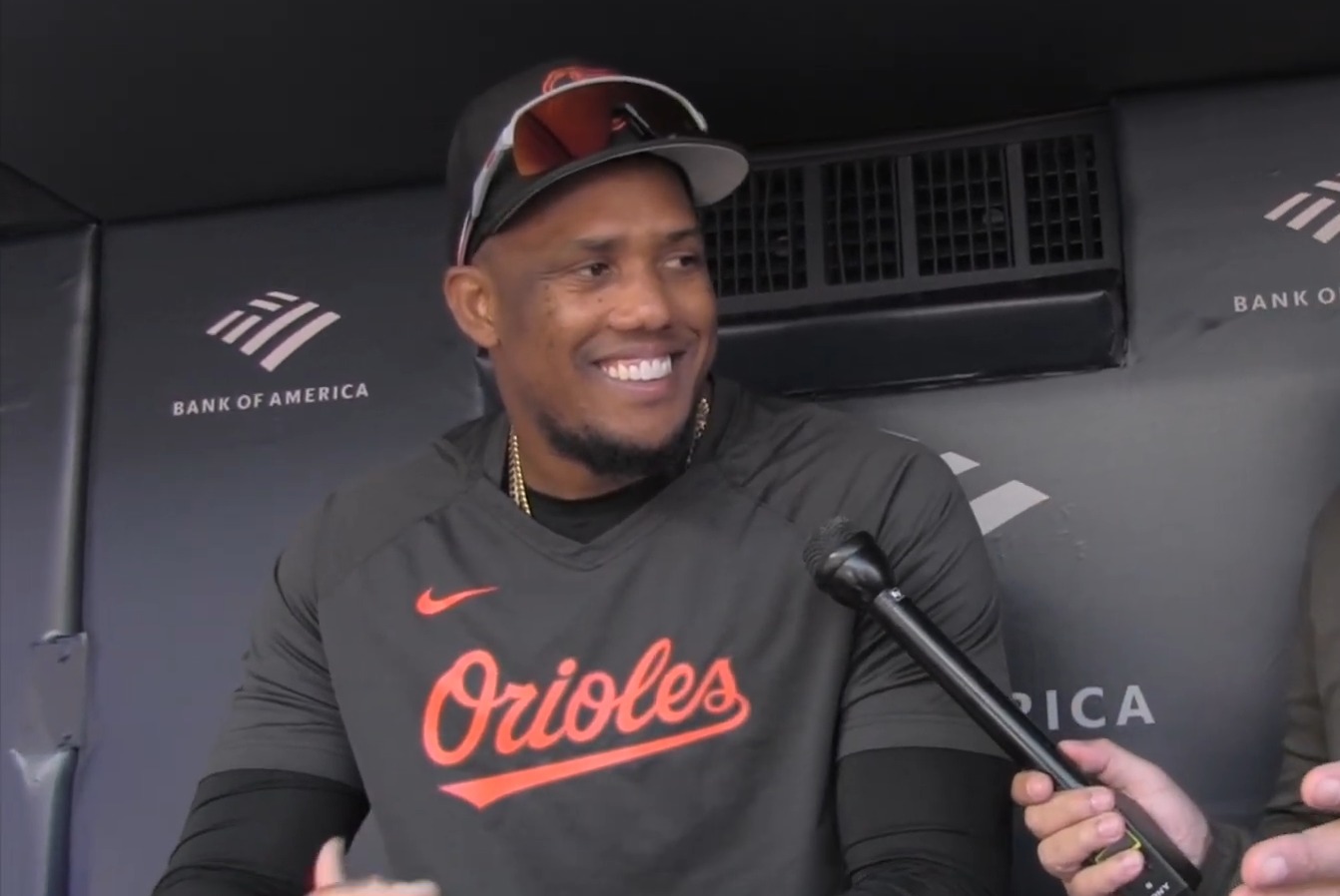 Cubanos firman contratos millonarios en MLB para evitar el arbitraje salarial