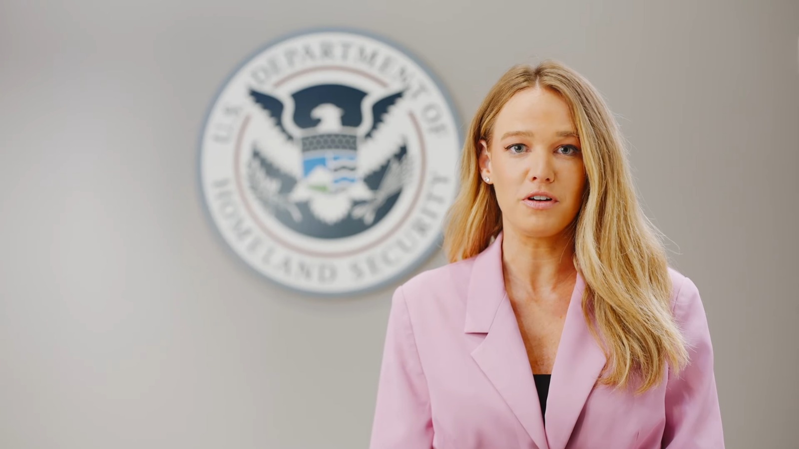 El DHS indica que los venezolanos “ya pueden volver a casa con esperanza” tras la caída de Maduro