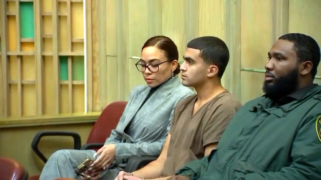 El joven Derek Rosa se declara culpable de matricidio en la ciudad de ...