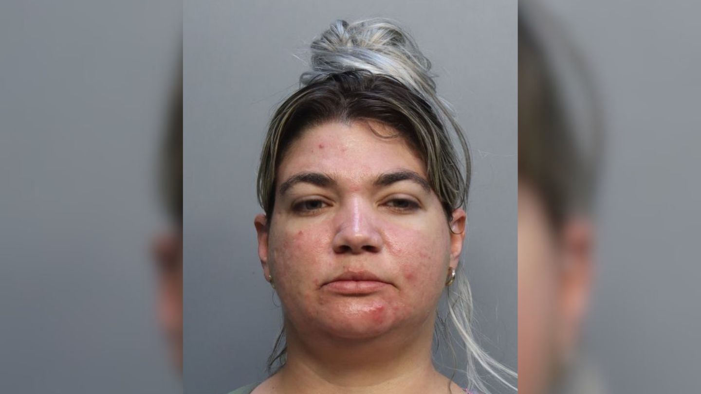 Mujer de Hialeah paga a un hombre para que asuma la culpa de un robo cometido por su novio