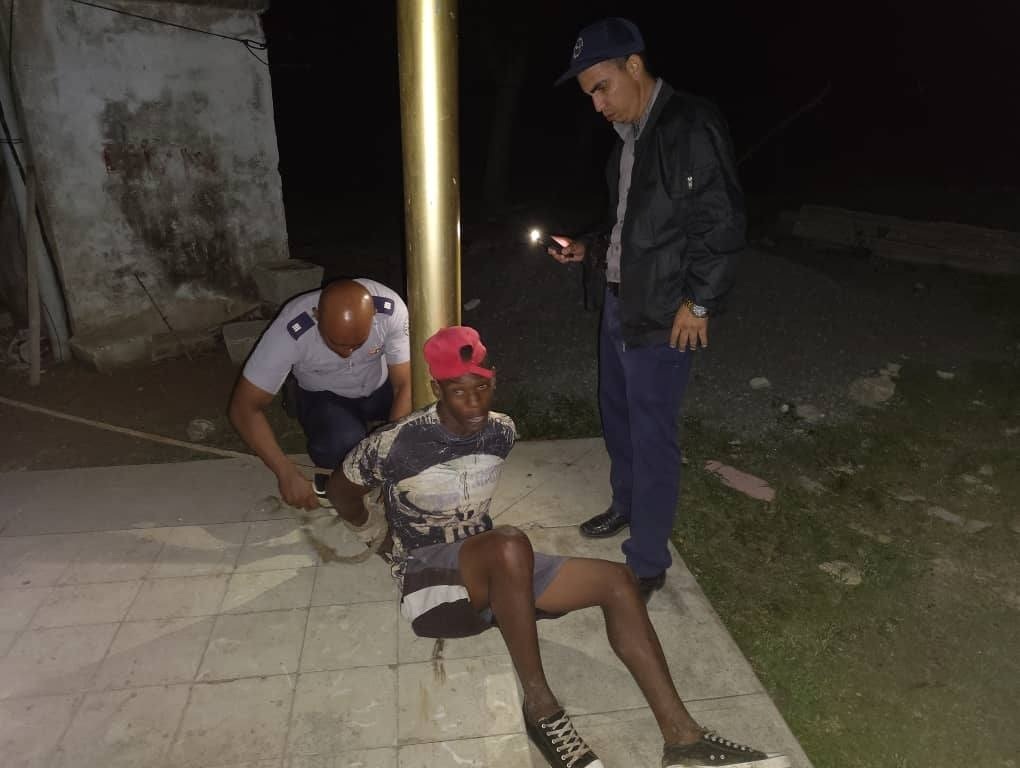Revelan nuevas imágenes sobre la captura de un ladrón en Guanabacoa