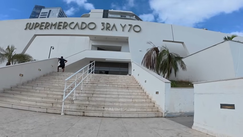 Supermercado en dólares de 3ra y 70 sube precios en 2026