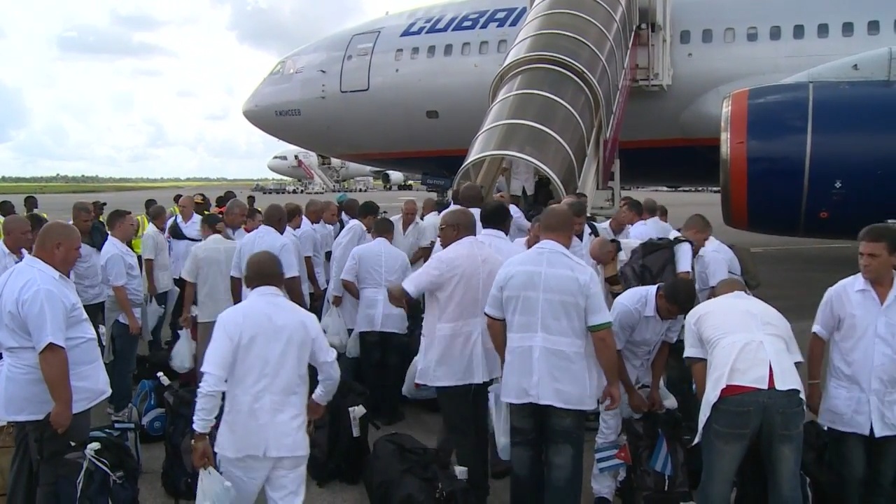 Dos países más deciden no renovar la contratación de médicos cubanos