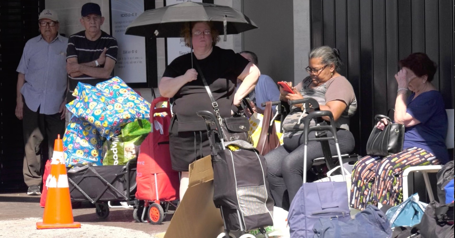 Enormes colas en agencias de envíos a Cuba desde Miami