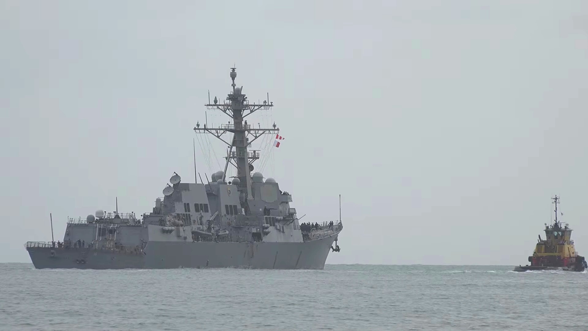 Estados Unidos posiciona un destructor lanzamisiles a 111 km de Cuba 1