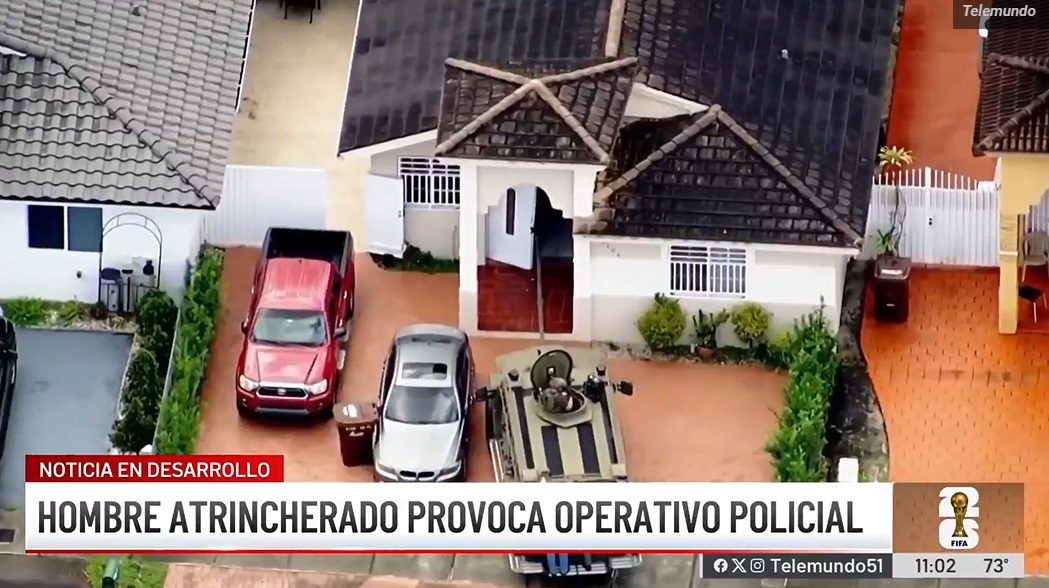 Destruyen puerta y lanzan gas lacrimógeno para capturar a un migrante en Hialeah