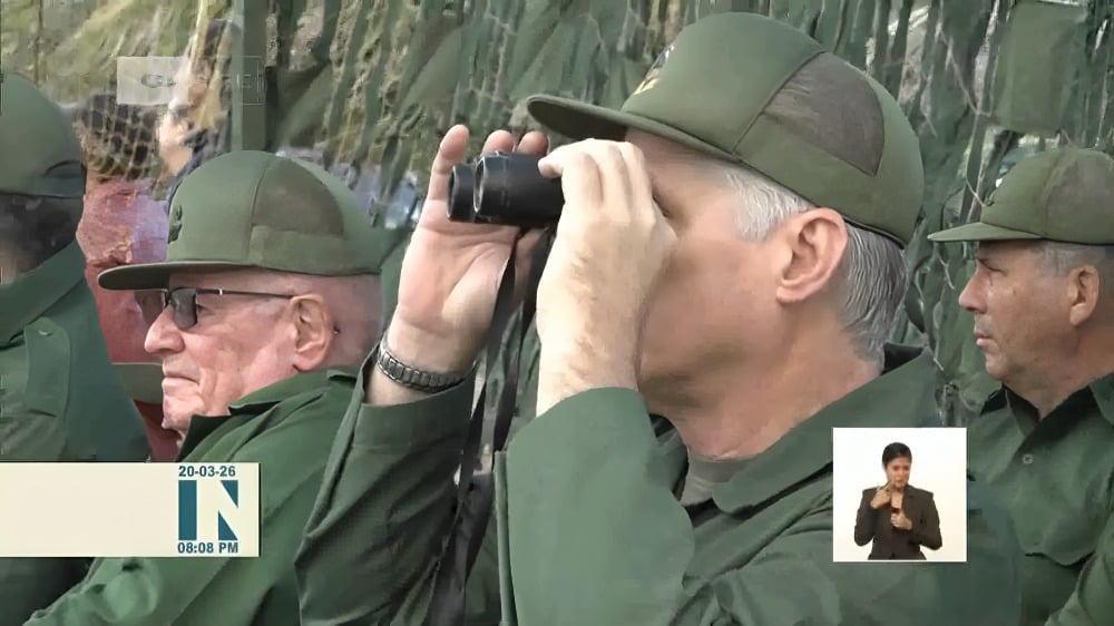 Díaz-Canel participa en ejercicio militar para enfrentar un ataque aéreo