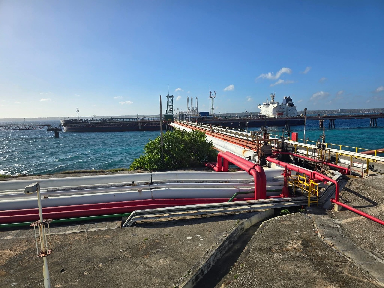 El combustible será prioritario para las reservas del Ministerio del Interior y el ejército durante los próximos meses