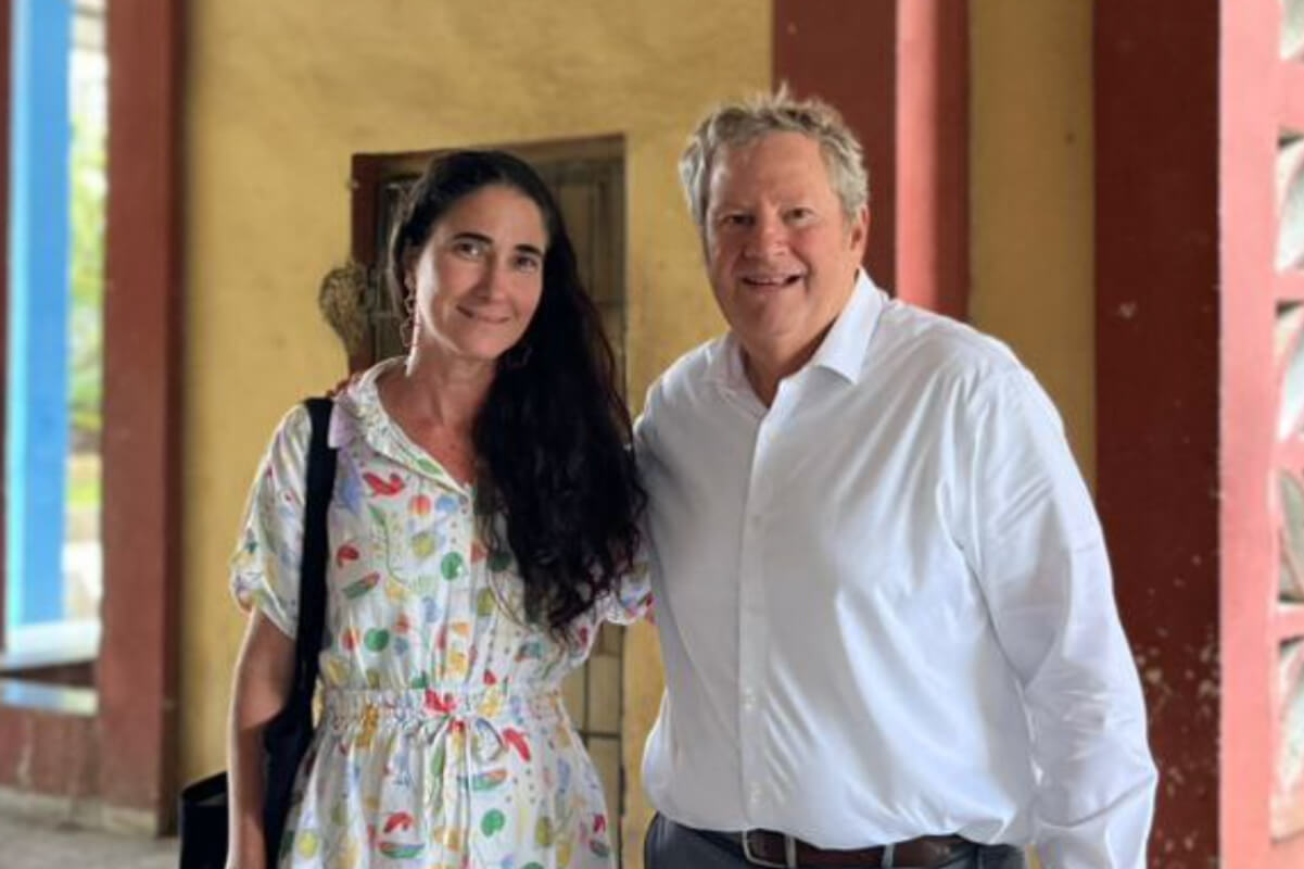 Mike Hammer se reúne con Yoani Sánchez (1)