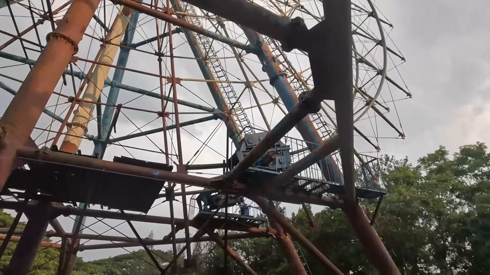 Parque Lenin en ruinas así luce hoy uno de los símbolos de la infancia cubana