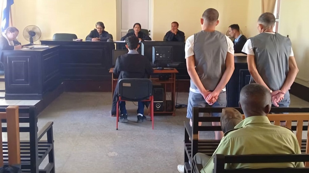 Prisión combinada de 16 años a dos cubanos que robaron 50.000 tornillos en Ciego de Ávila