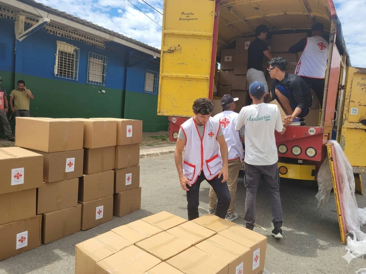 Reparten ayuda humanitaria en Santiago de Cuba: se beneficias estas 600 familias