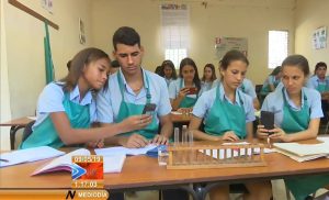 estudiantes cubanos