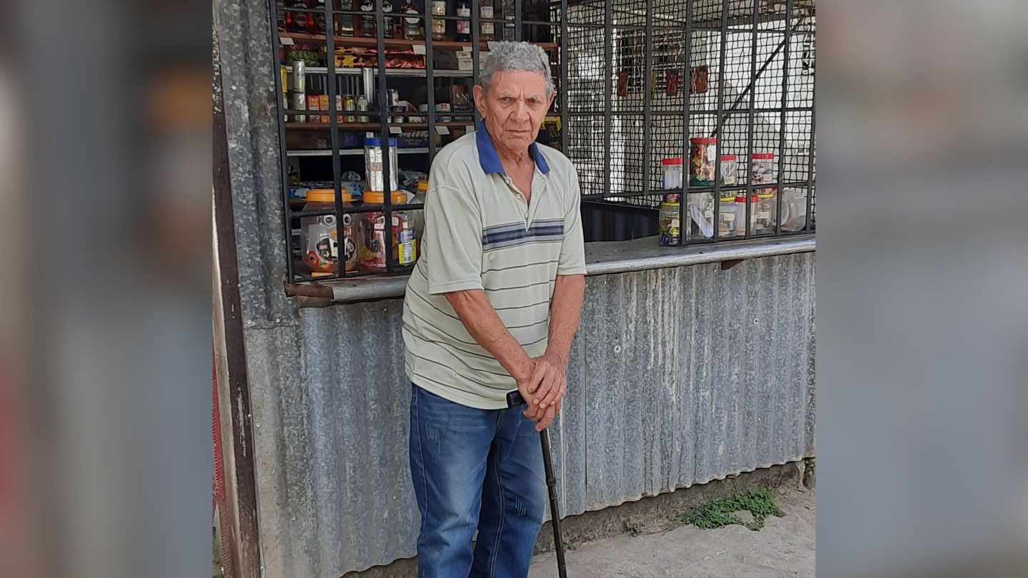 Anciano de Mayarí reta al régimen tras multa de 21 mil pesos por vender fosforeras