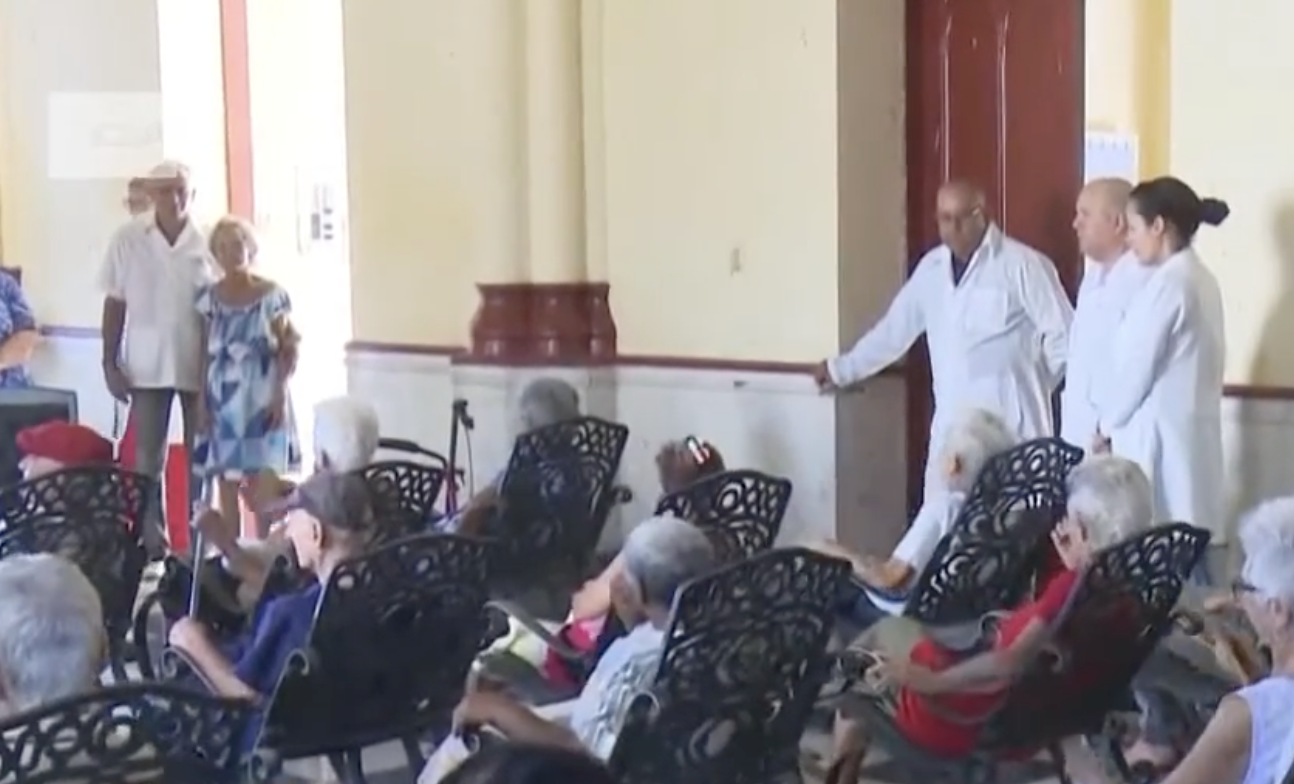 ¿Cómo abrir un asilo de ancianos privado en Cuba? Requisitos y autorizaciones
