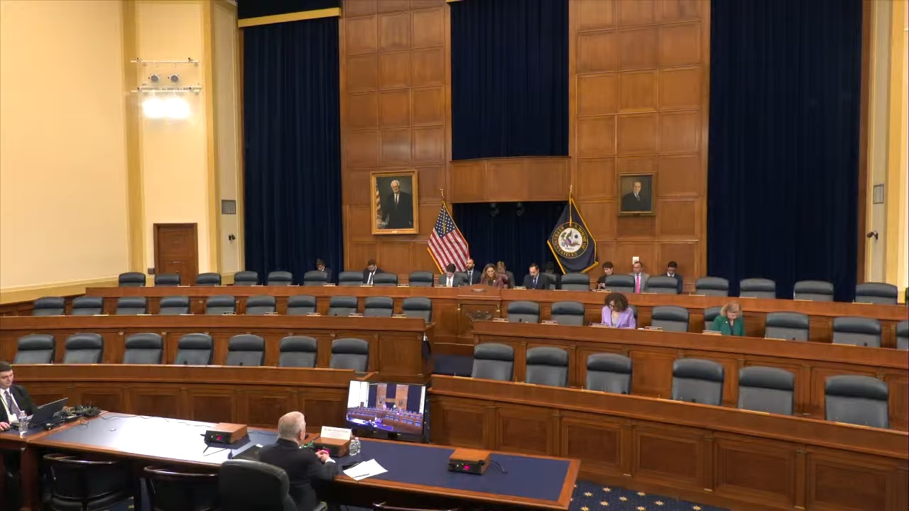 Congresistas cuestionan a altos funcionarios de Trump por posible negociación con Cuba3