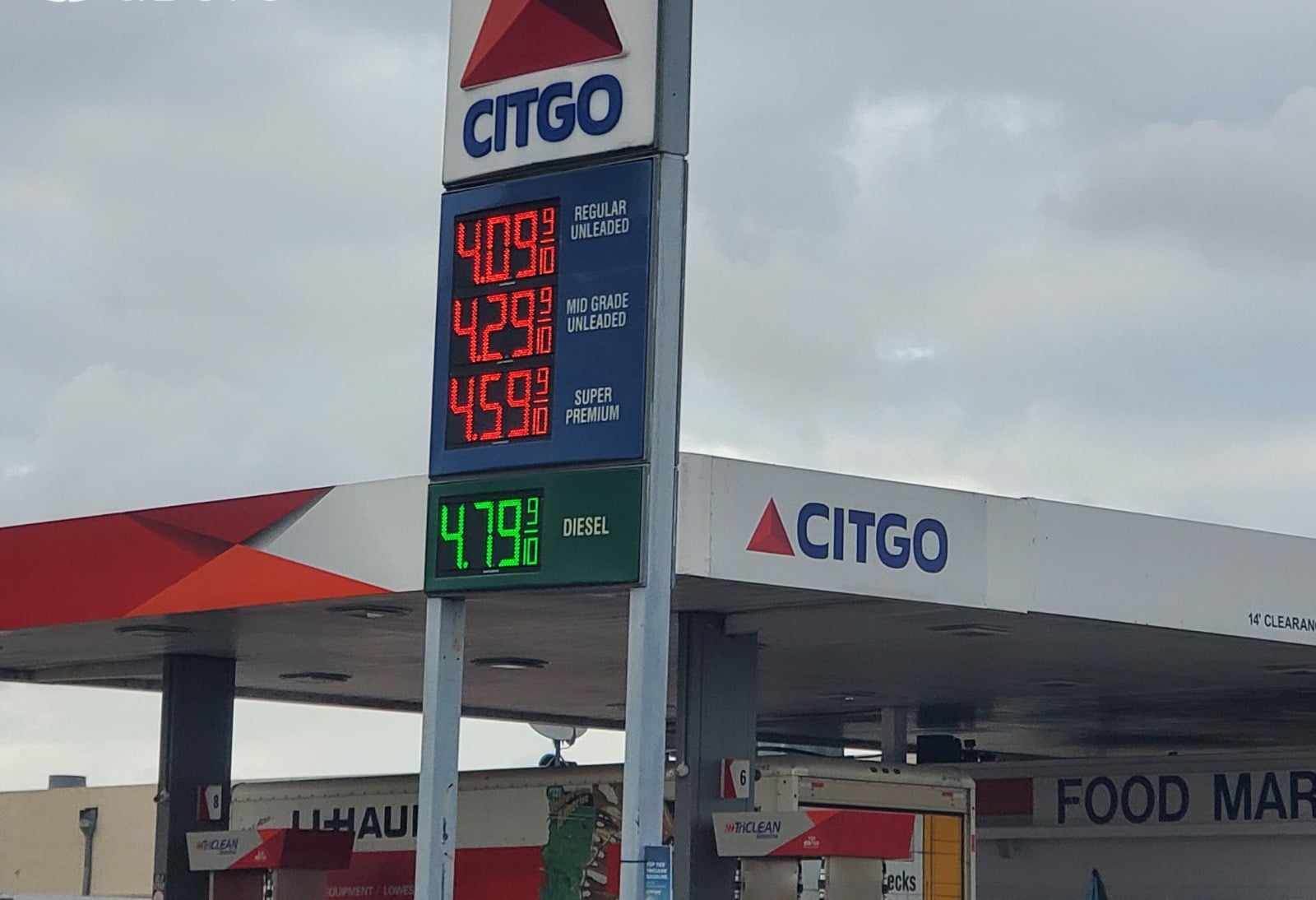 ¿Cuándo la gasolina estuvo más cara en EEUU, con Biden o con Trump?