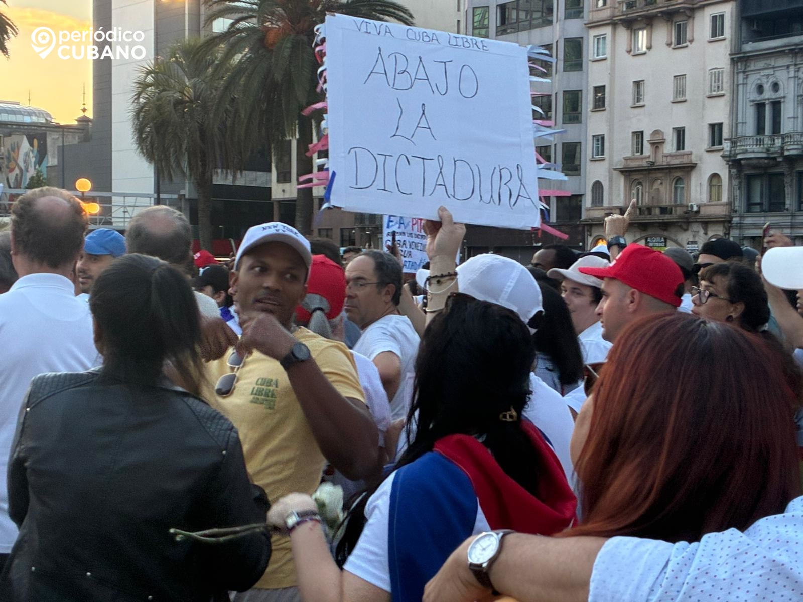 Cubadebate dice que Cuba es una “dictadura de dignidad”