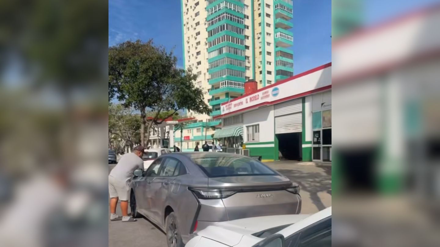 Cubana denuncia una mafia en la distribución de gasolina en La Habana