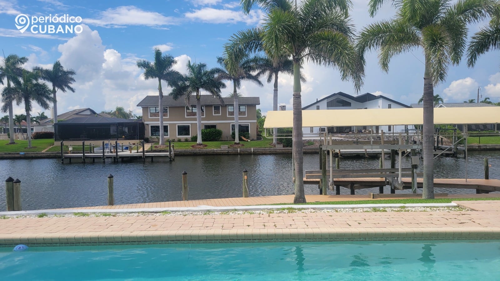 Cubanos con I-220A o Green card si pueden comprar casa en EEUU