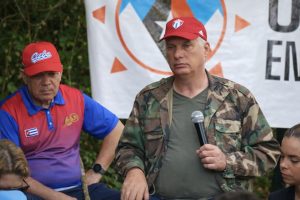 Díaz-Canel advierte a los jóvenes que quieren colonizar su mente
