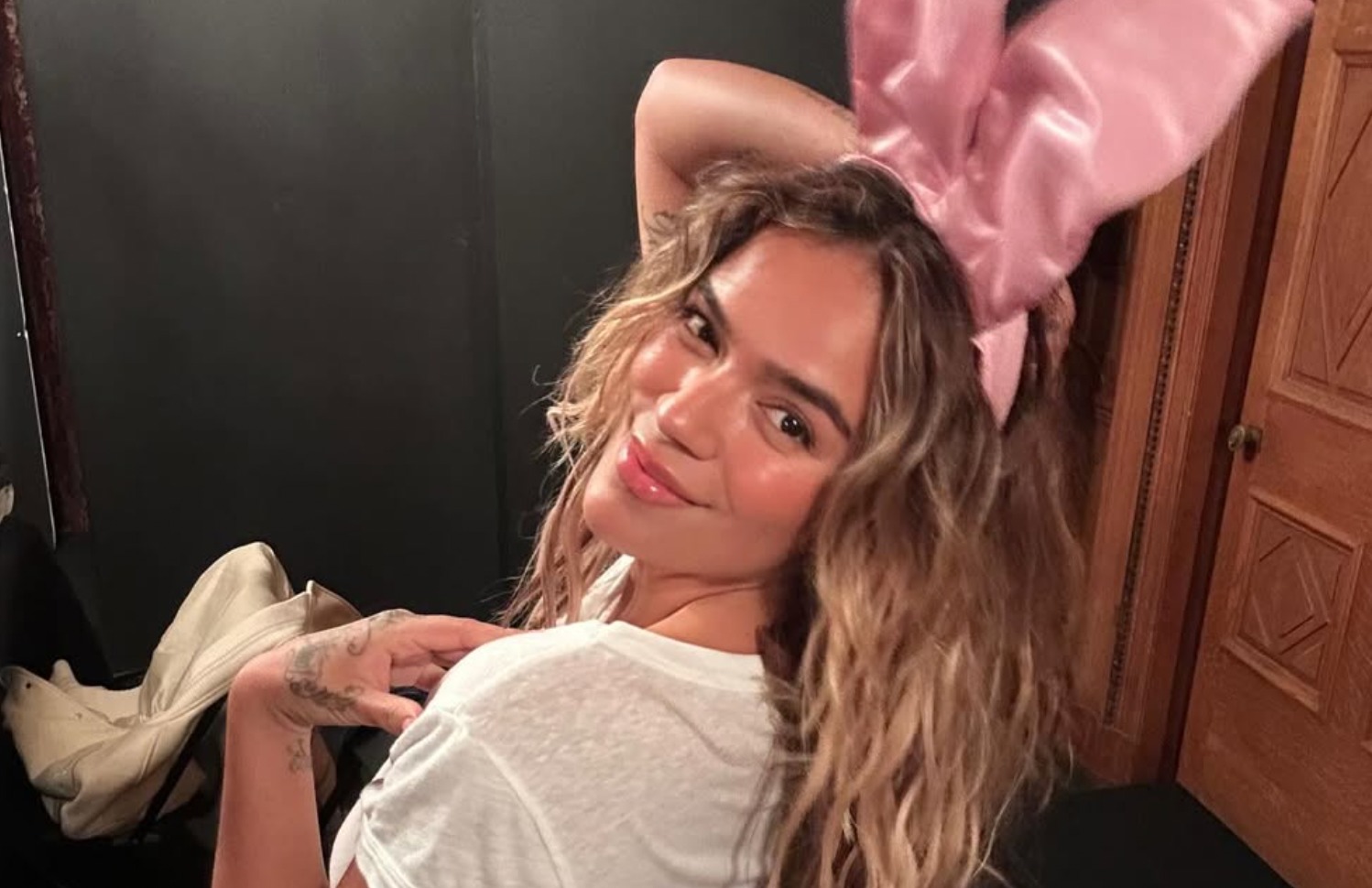 Karol G teme perder su visa por hablar de ICE